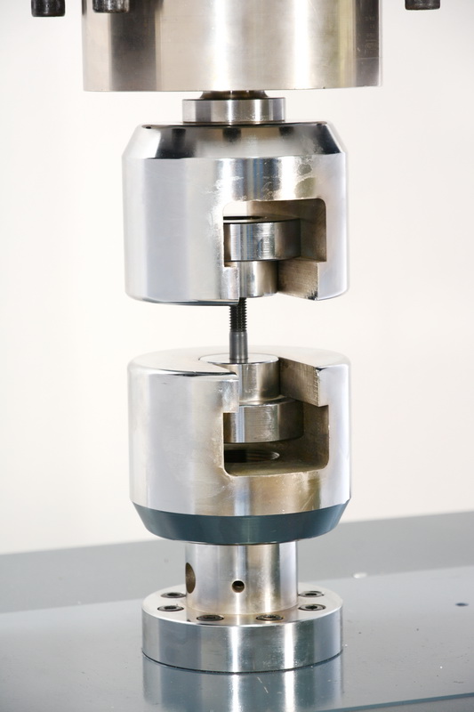 Thử bulong ốc vít